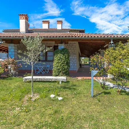 Villa Mina - *